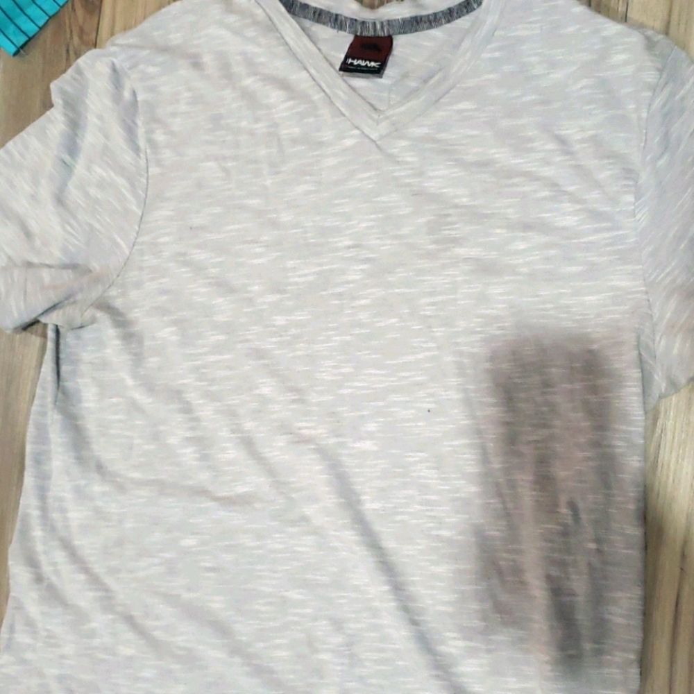 V-neck t